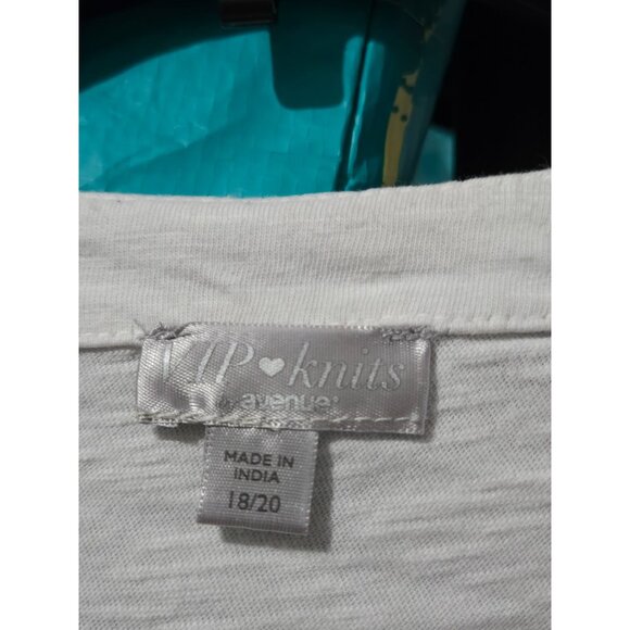 VIP Knits by Avenue Womens Blue OmbrÃ© Embroidered V-Neck Tunic Top Plus 18/20 - Picture 6 of 11